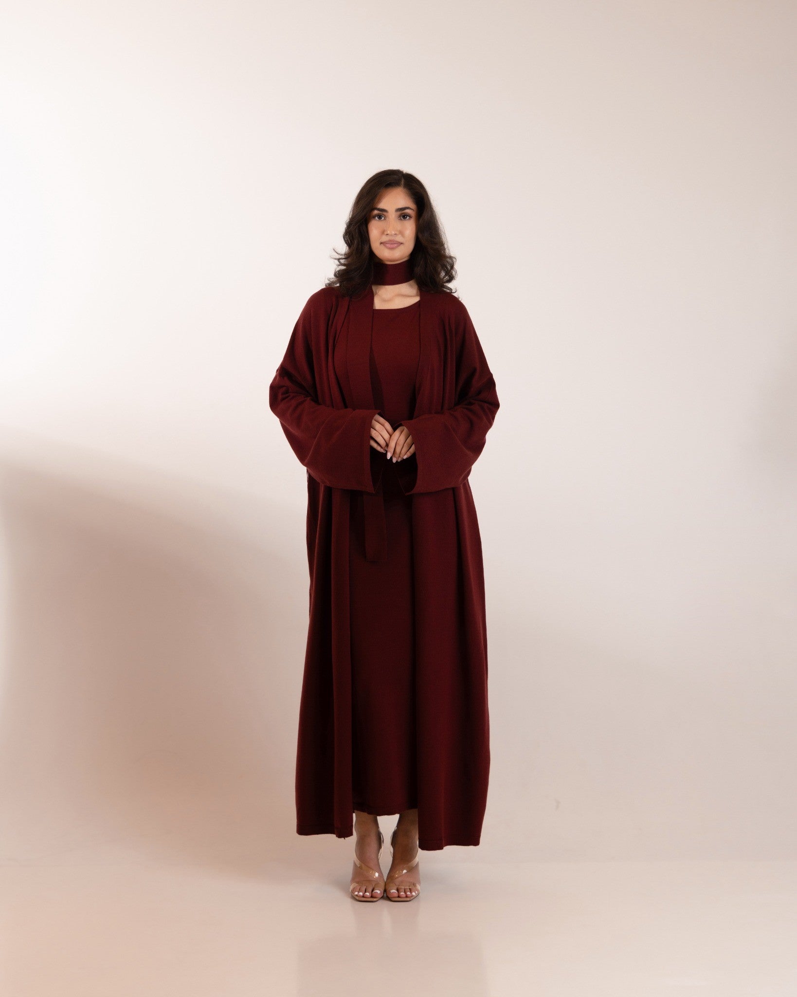 Woman wearing a burgundy cardigan viscose 